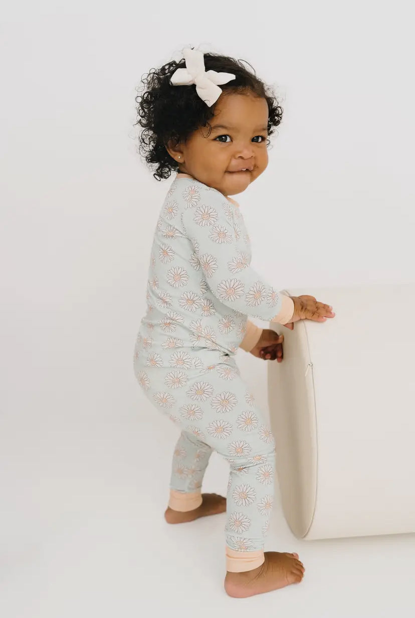 Delicate Daisy Bamboo Set