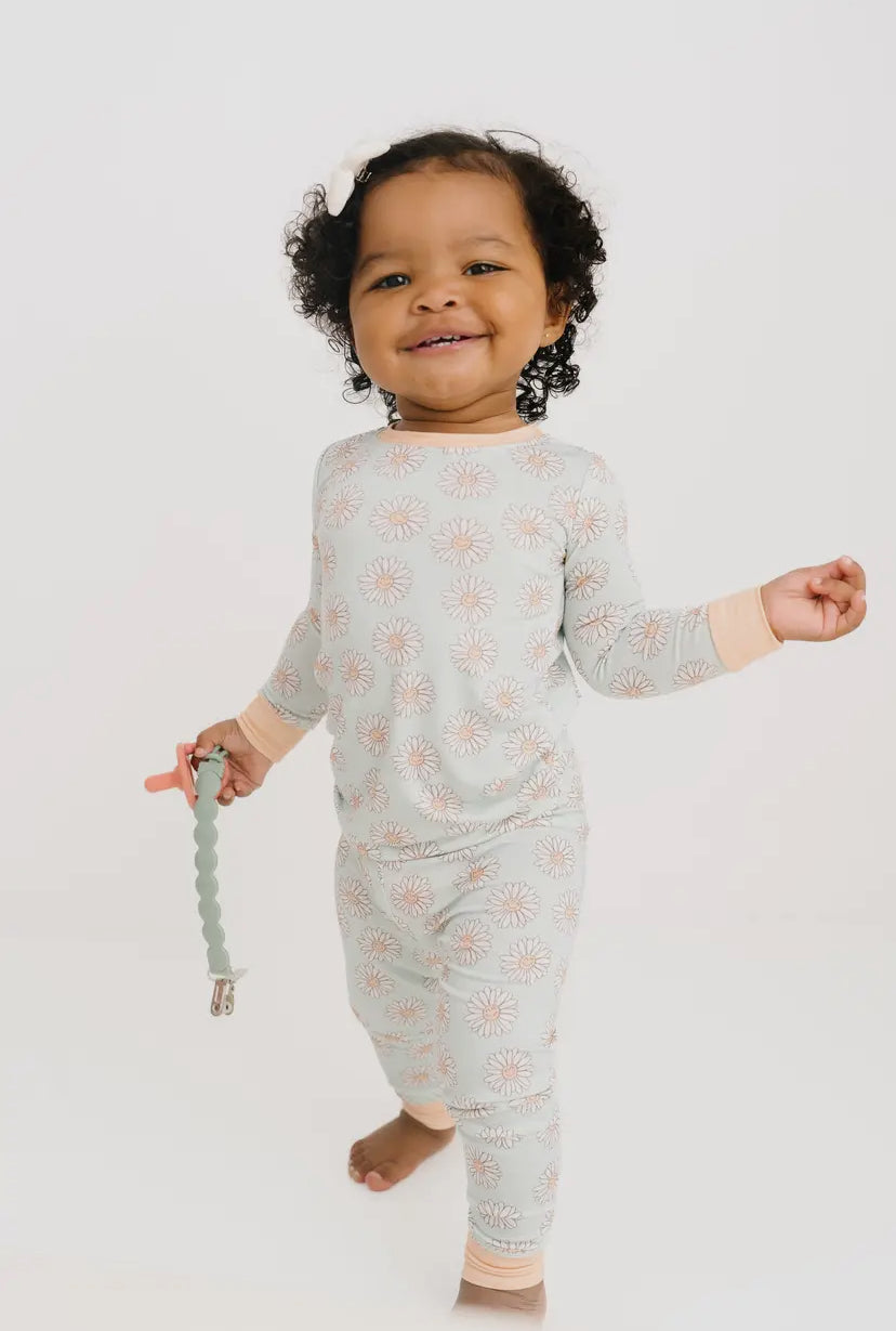 Delicate Daisy Bamboo Set